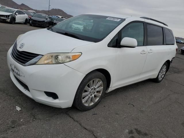 2016 Toyota Sienna LE