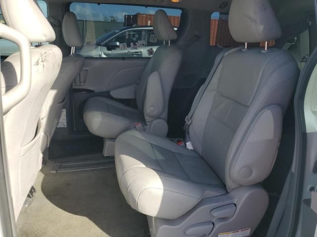 2016 Toyota Sienna XLE