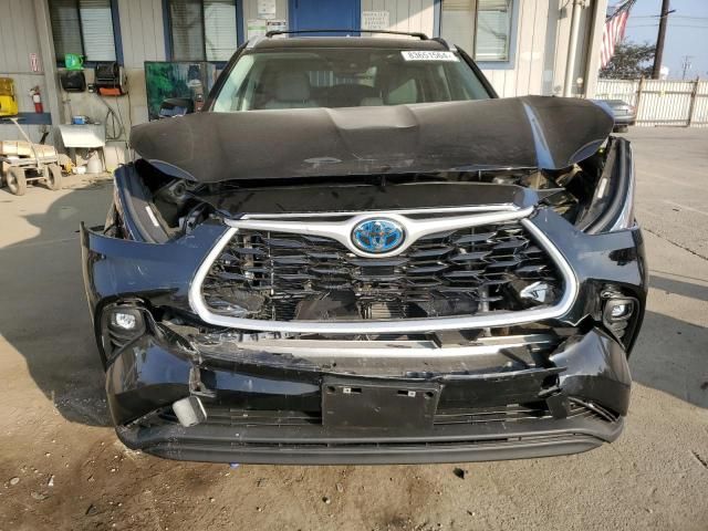 2023 Toyota Highlander Hybrid Bronze Edition