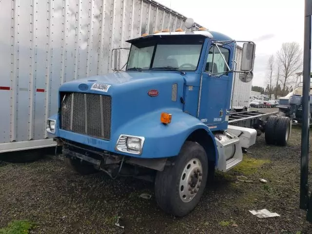 2005 Peterbilt 330