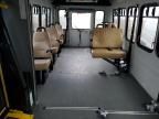 2009 Ford Econoline E450 Super Duty Cutaway Van