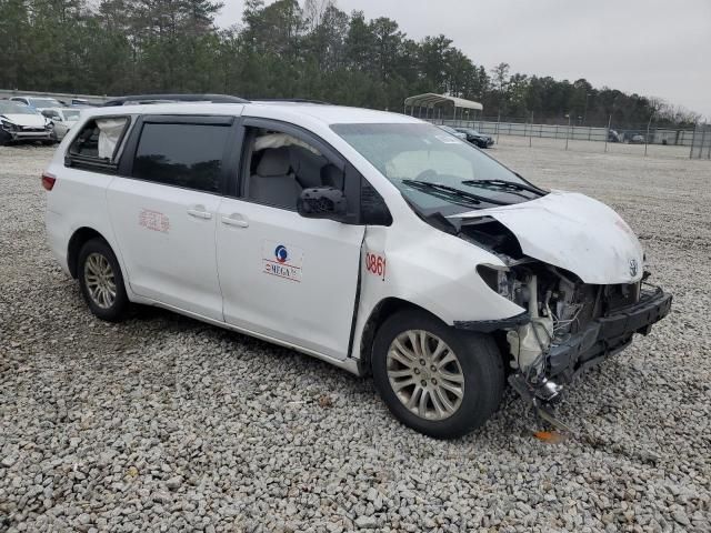 2000 Toyota Sienna LE