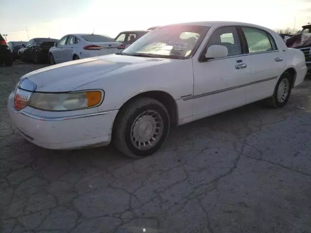 2001 Lincoln Town Car Executive