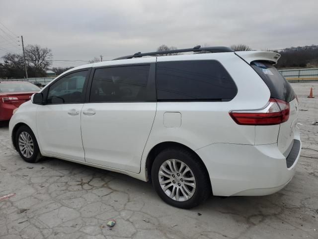 2017 Toyota Sienna XLE