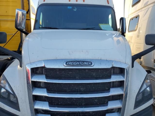 2020 Freightliner Cascadia 126