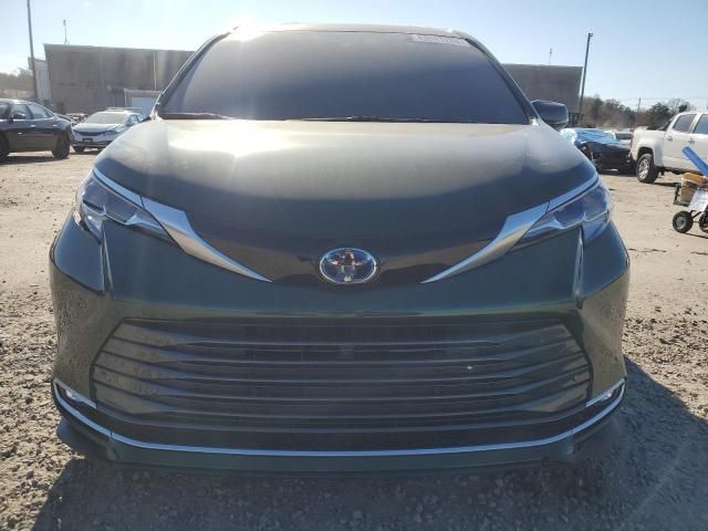 2023 Toyota Sienna Limited