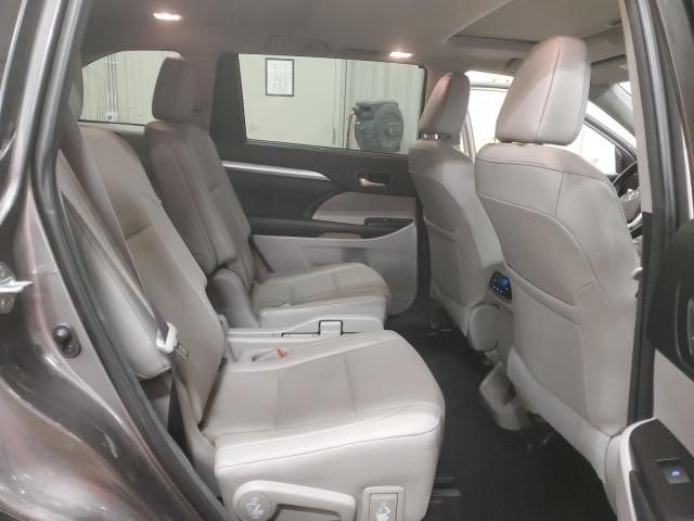 2018 Toyota Highlander SE