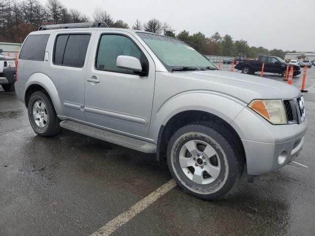 2005 Nissan Pathfinder LE