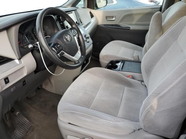 2016 Toyota Sienna LE