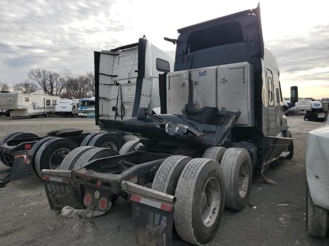 2015 Freightliner Cascadia 125