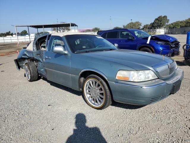 2004 Lincoln Town Car Executive