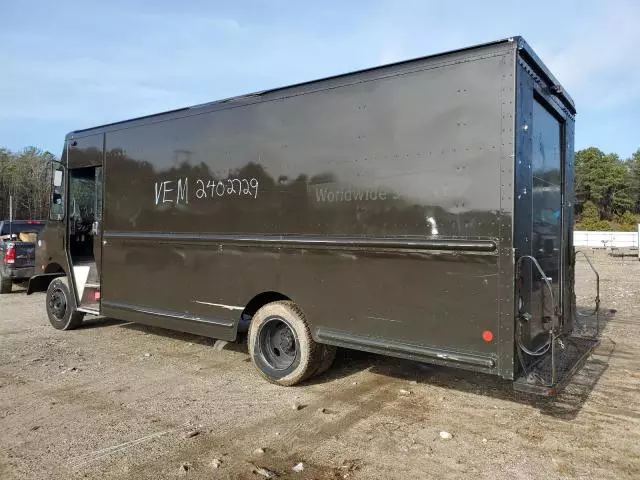 2009 Freightliner Chassis M Line WALK-IN Van