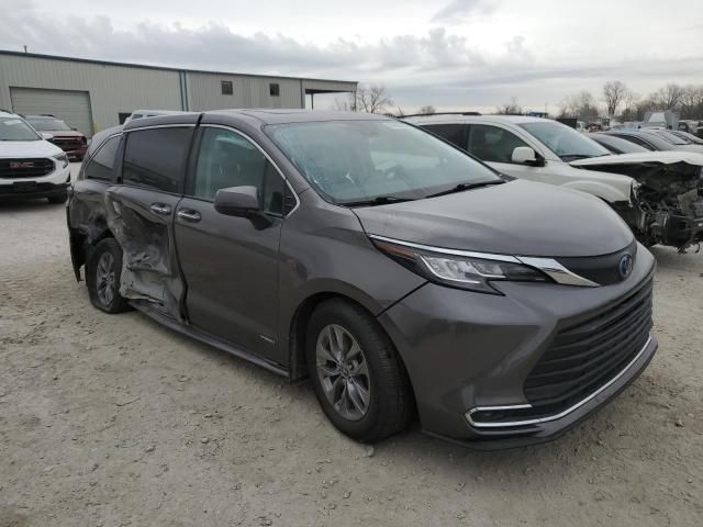 2021 Toyota Sienna LE