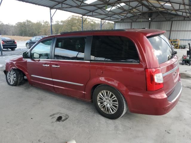 2013 Chrysler Town & Country Touring L