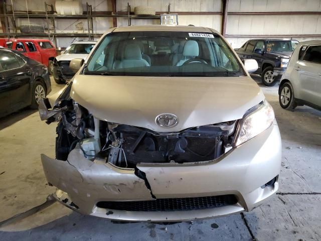 2013 Toyota Sienna LE