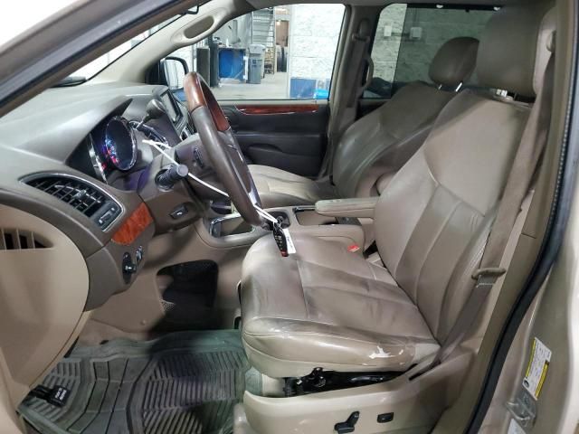 2012 Chrysler Town & Country Limited