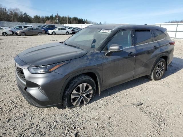 2022 Toyota Highlander XLE