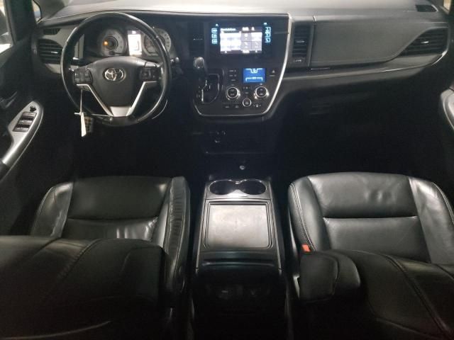 2016 Toyota Sienna SE