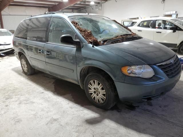 2007 Chrysler Town & Country LX