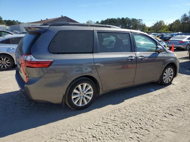 2017 Toyota Sienna XLE