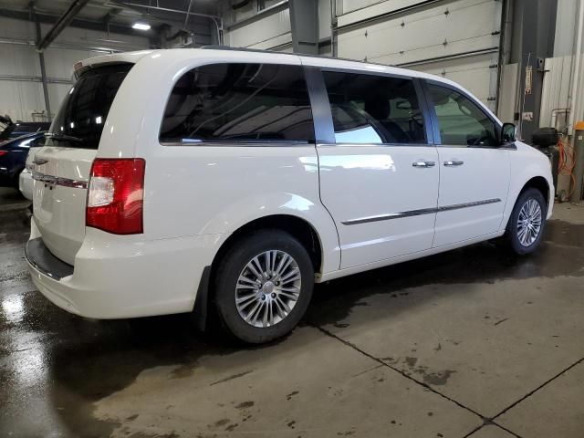 2013 Chrysler Town & Country Touring L