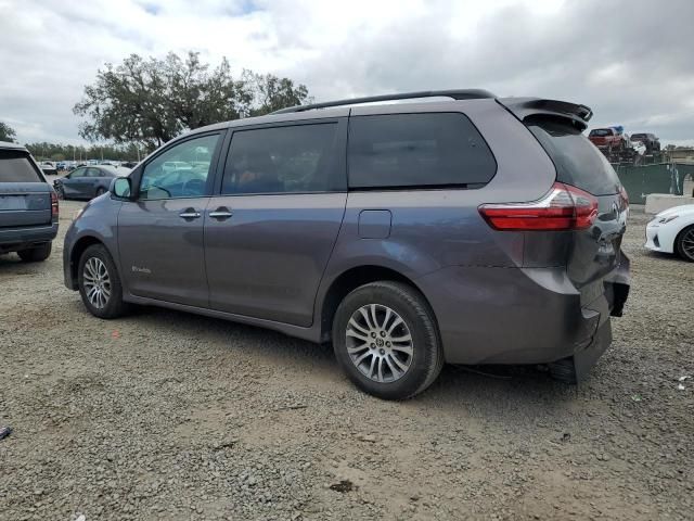 2020 Toyota Sienna XLE