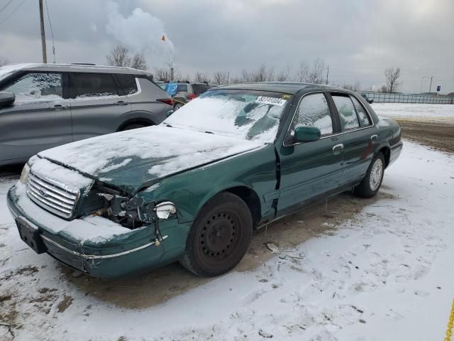 2000 Ford Crown Victoria