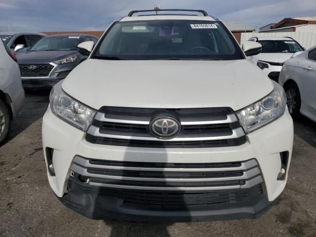 2017 Toyota Highlander SE