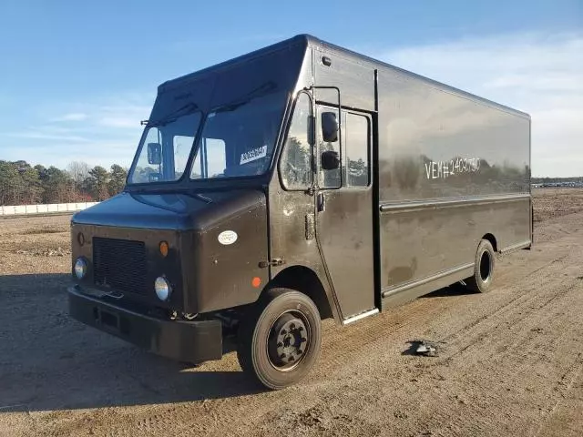 2009 Freightliner Chassis M Line WALK-IN Van