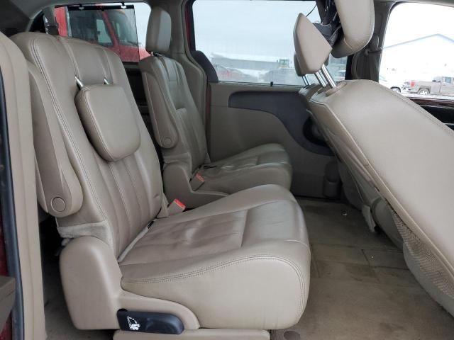 2014 Chrysler Town & Country Touring L