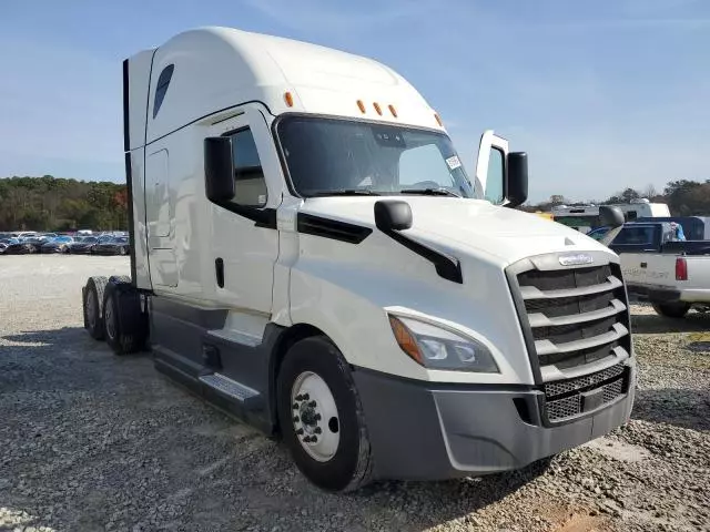 2021 Freightliner Cascadia 126