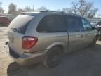 2004 Chrysler Town & Country LX