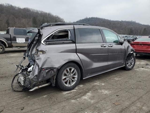 2021 Toyota Sienna XLE