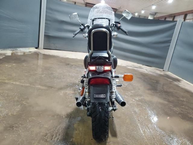 1986 Honda VF700 C