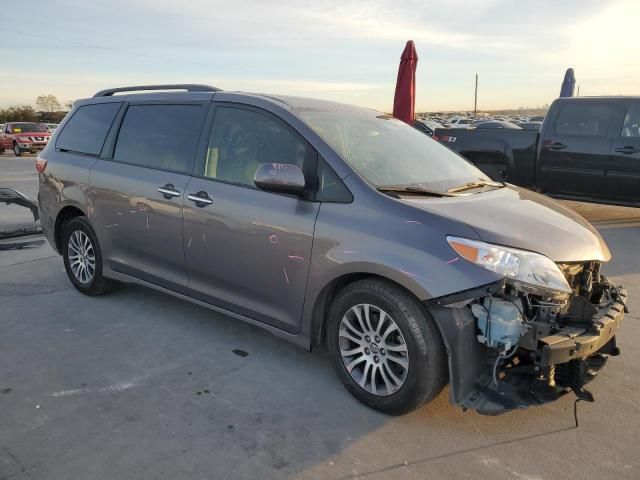 2018 Toyota Sienna XLE