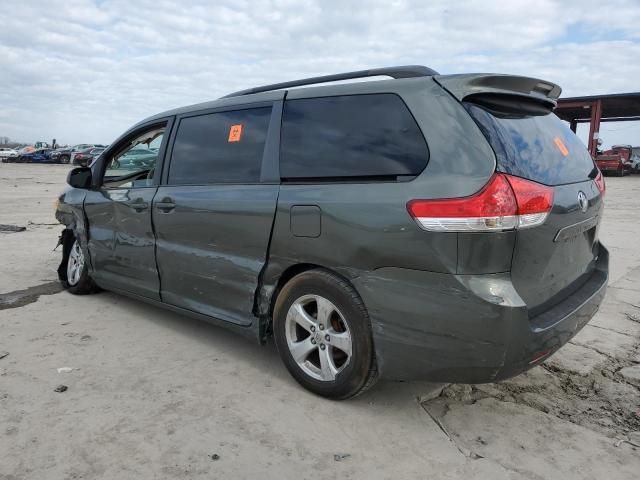 2013 Toyota Sienna LE