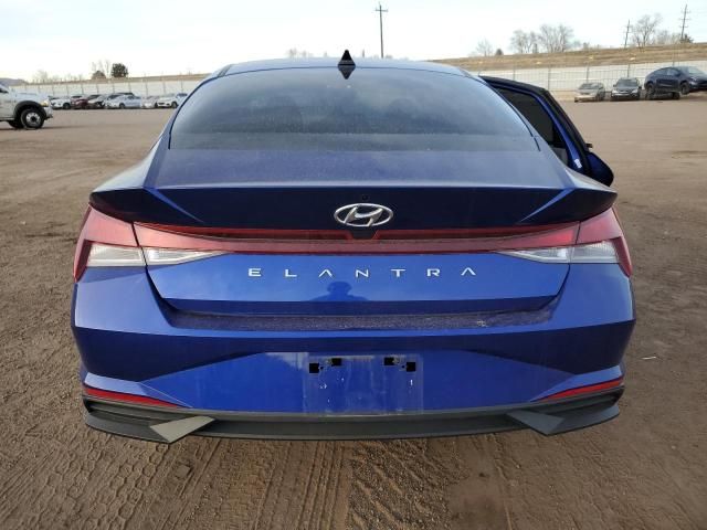 2023 Hyundai Elantra SE