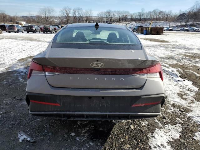 2024 Hyundai Elantra SE