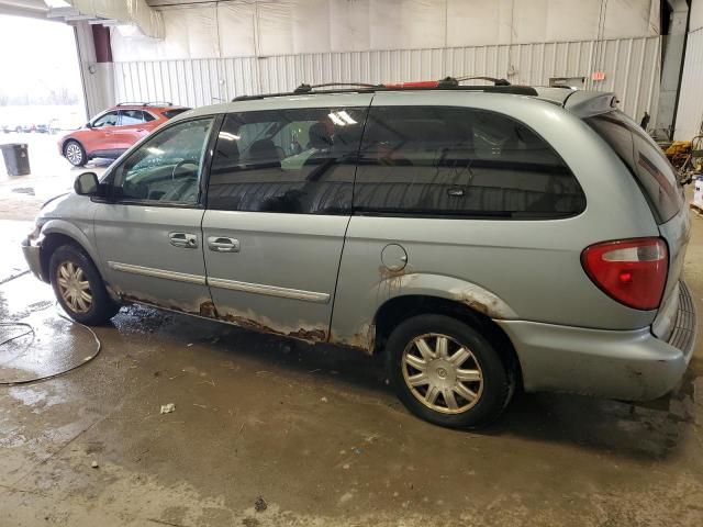 2005 Chrysler Town & Country Touring