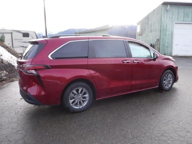 2022 Toyota Sienna XLE