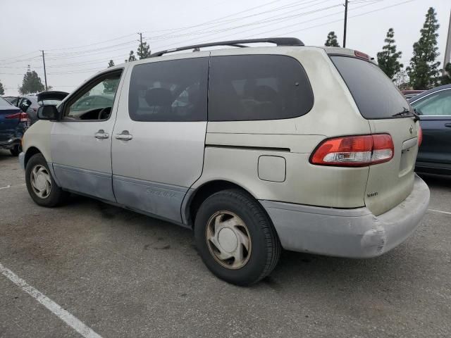 2002 Toyota Sienna LE