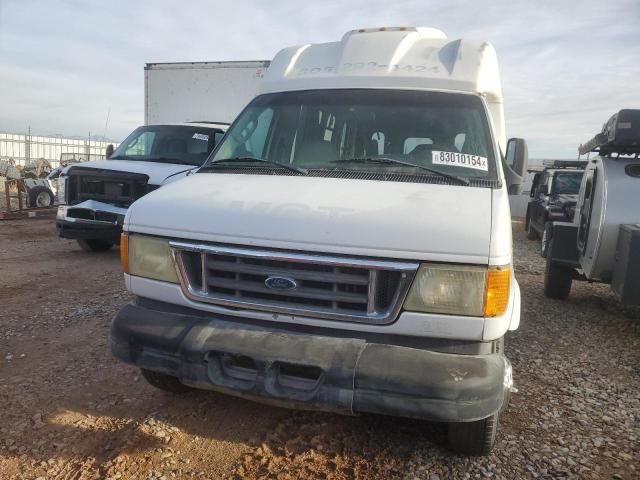 2005 Ford Econoline E350 Super Duty Cutaway Van