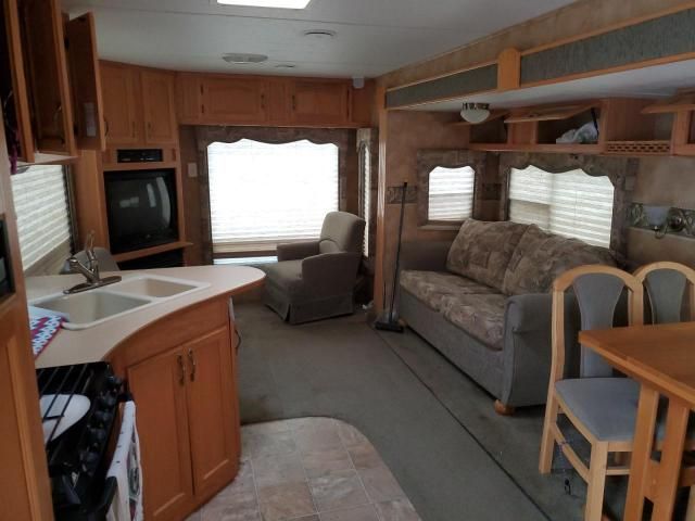 2006 Keystone Laredo