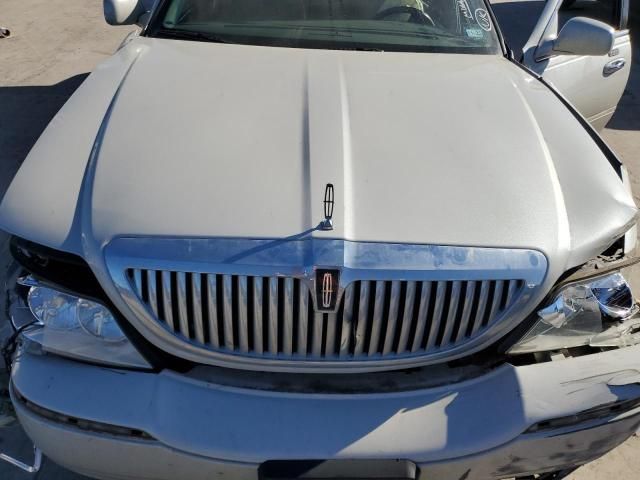 2004 Lincoln Town Car Ultimate