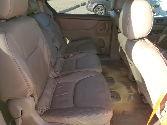 2005 Toyota Sienna CE