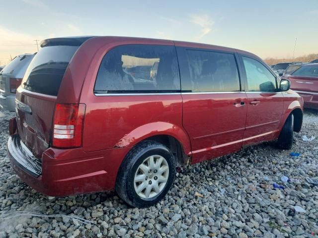 2010 Chrysler Town & Country LX