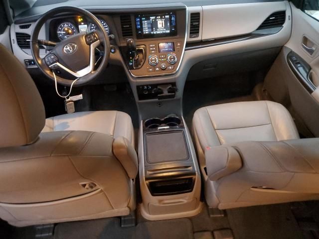 2015 Toyota Sienna XLE