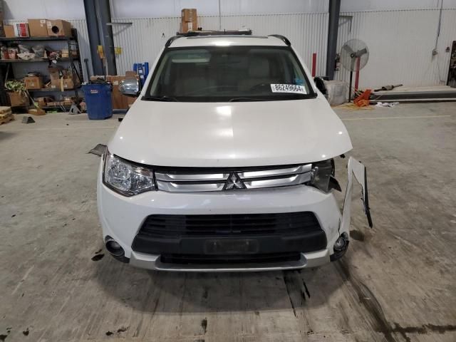 2015 Mitsubishi Outlander SE