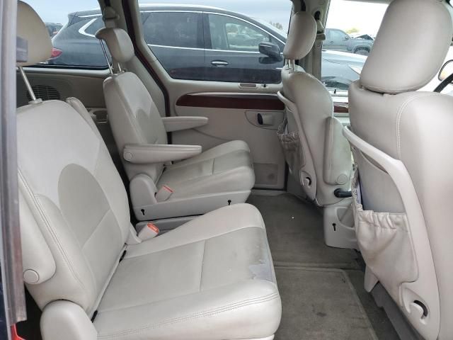 2005 Chrysler Town & Country Limited