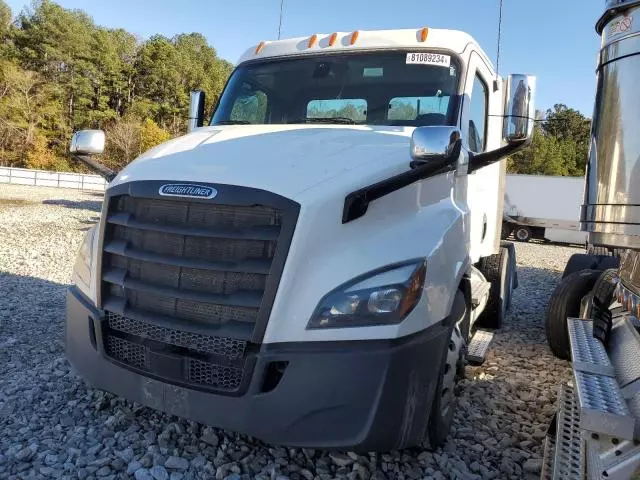 2019 Freightliner Cascadia 116